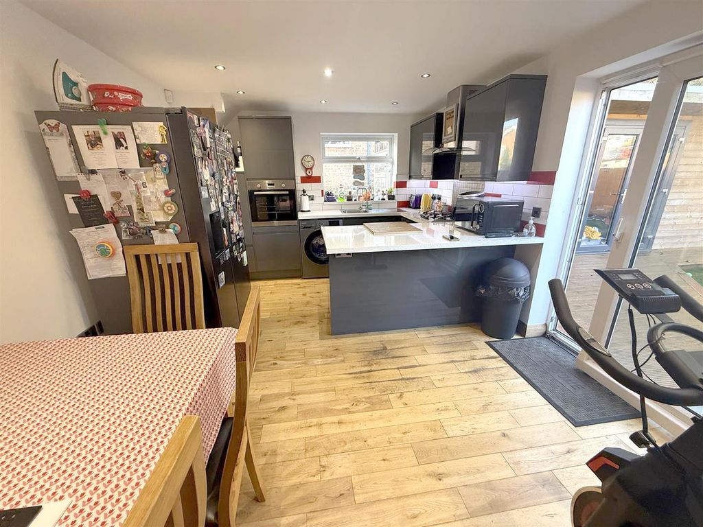 Property photo 3 of 8 Kitchen.Jpg