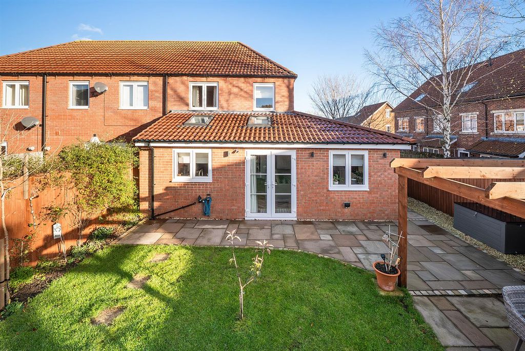 Property photo 3 of 19