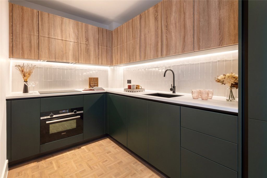 Property photo 3 of 25 Studio - Kitchen