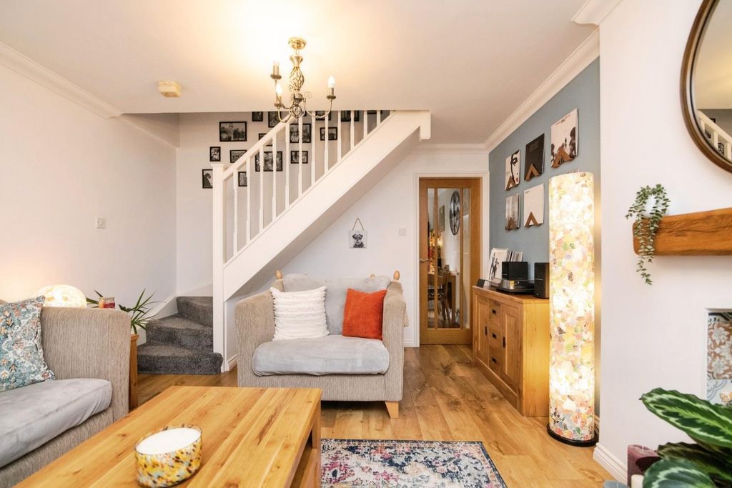 Property photo 3 of 17 Ridgeway-12.Jpg