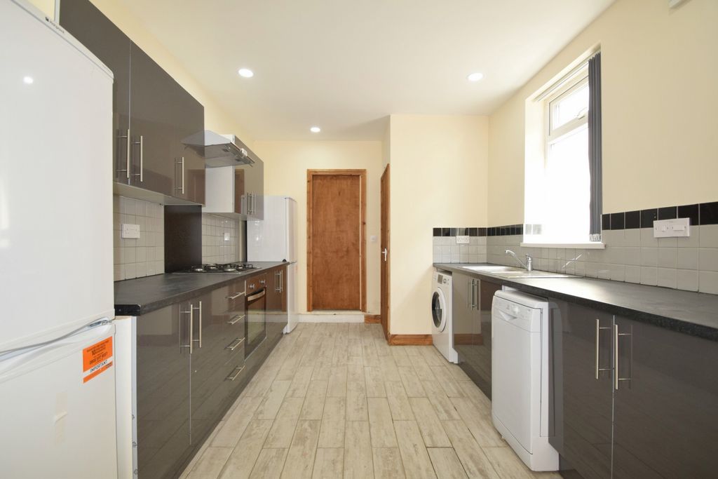 Property photo 2 of 12 Photo 11