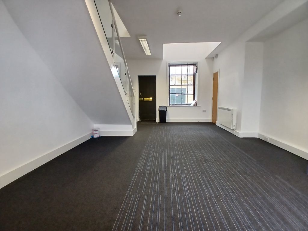 Property photo 2 of 11 Photo 8