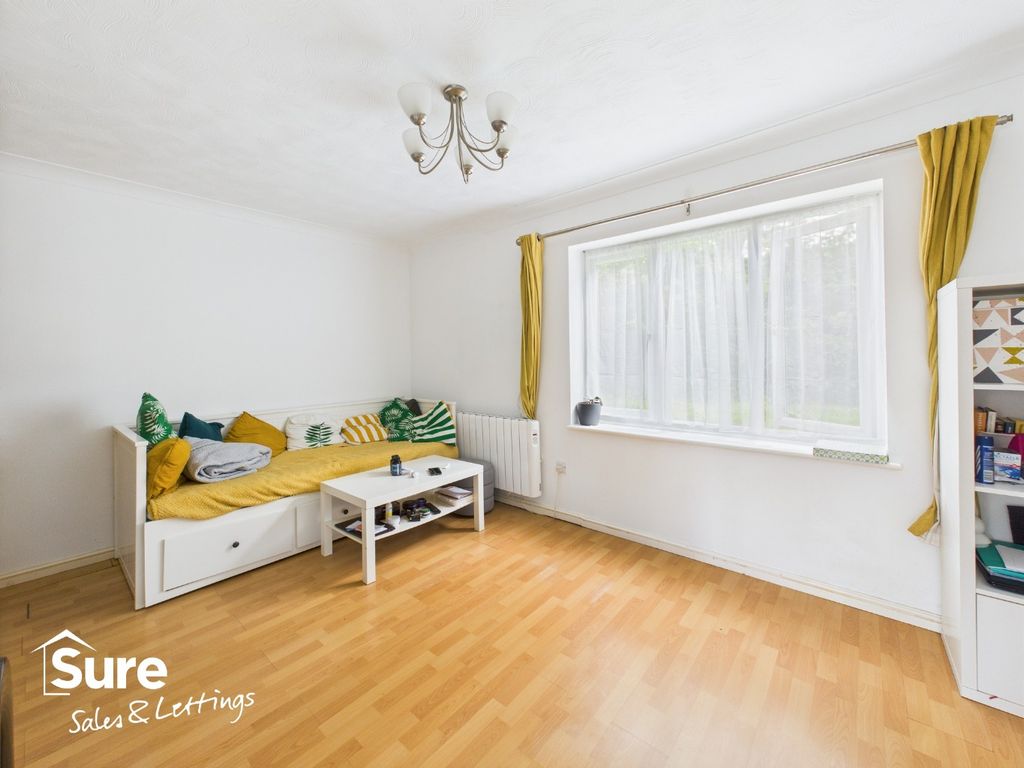Property photo 3 of 12 4297843