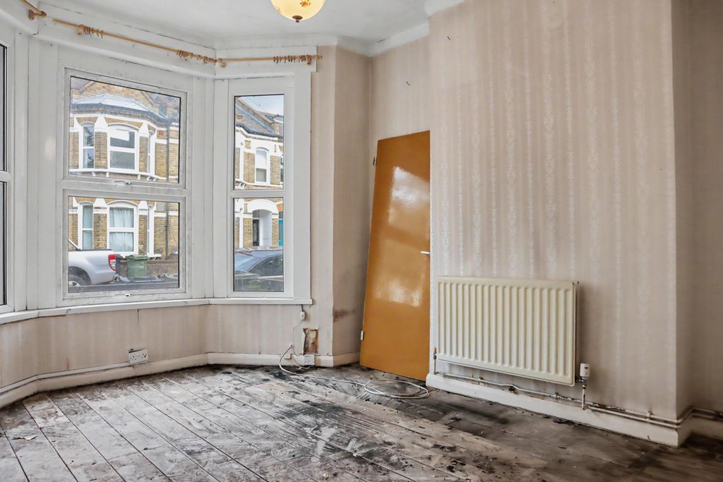 Property photo 3 of 20 54A Corrance Road, Brixton, London Sw2 5Rh