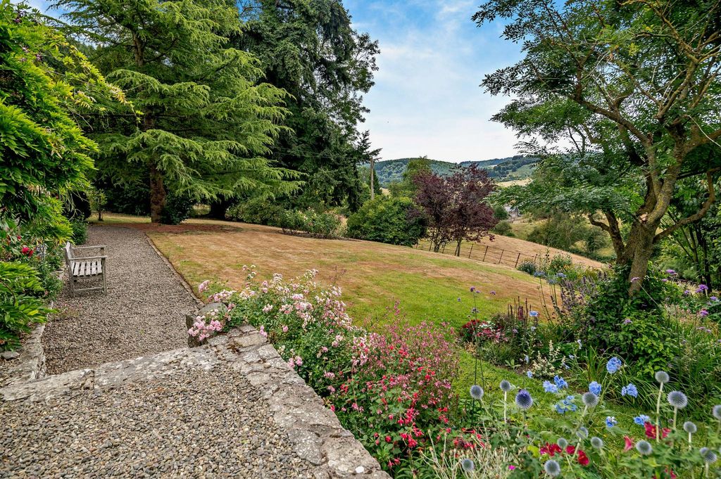 Property photo 2 of 25 Picture No. 05