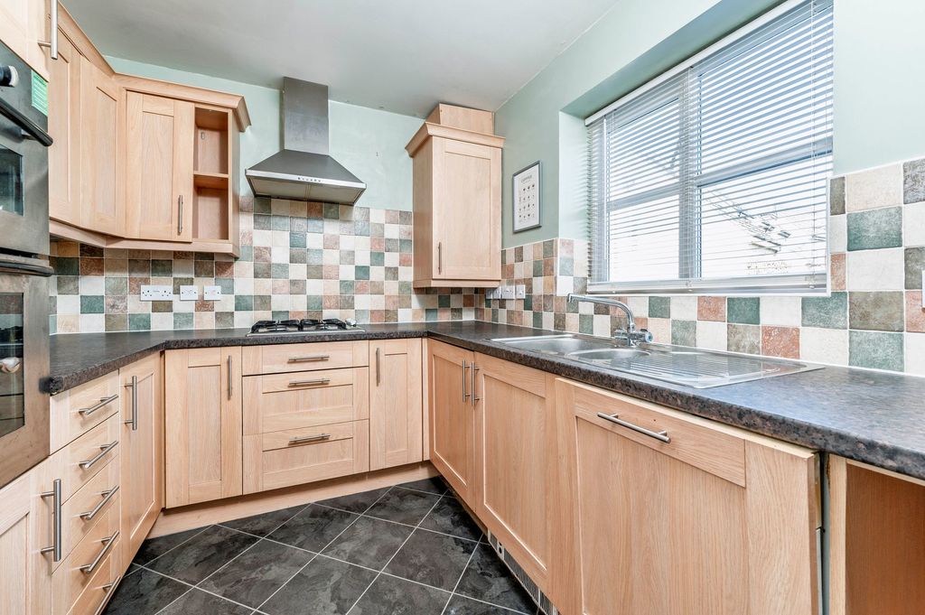 Property photo 3 of 15 Kitchen