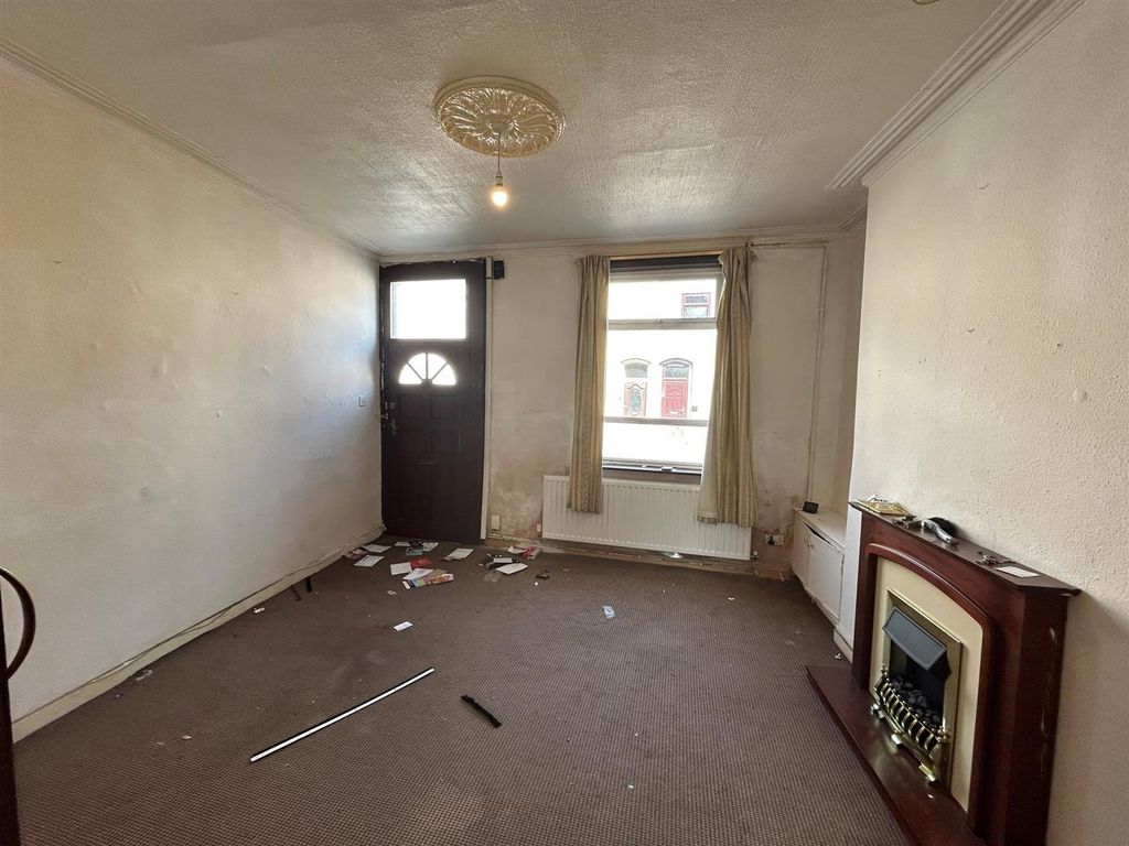 Property photo 2 of 5 Louge 1.Jpg