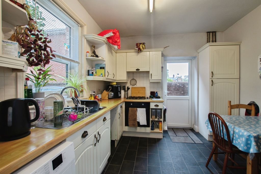 Property photo 2 of 20