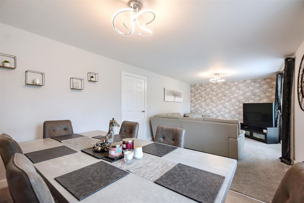 Property photo 2 of 26 Lounge/Dining Room