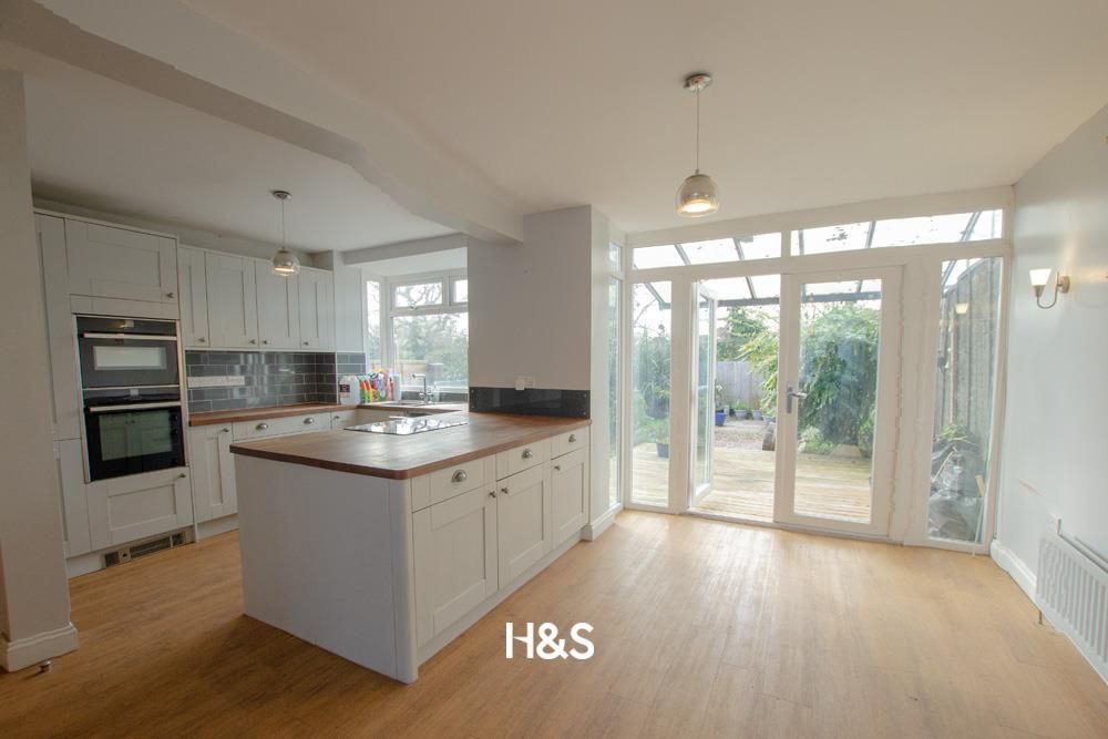 Property photo 2 of 14 97 Acheson - Kitchen.Jpg