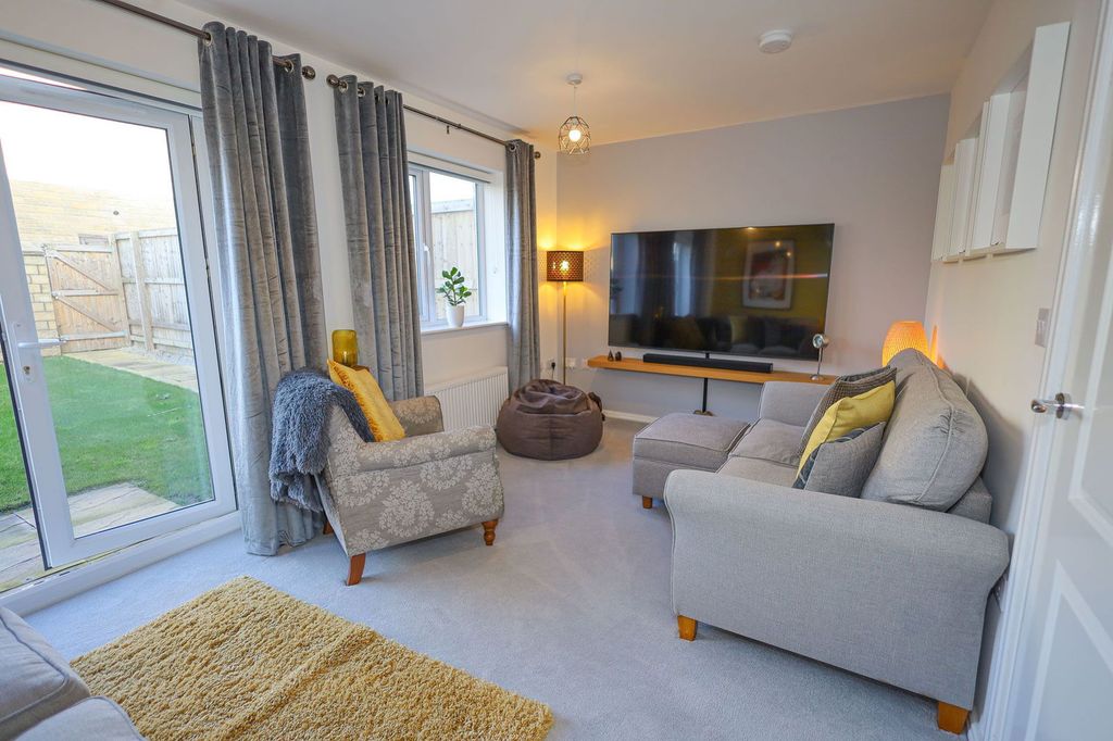 Property photo 3 of 42