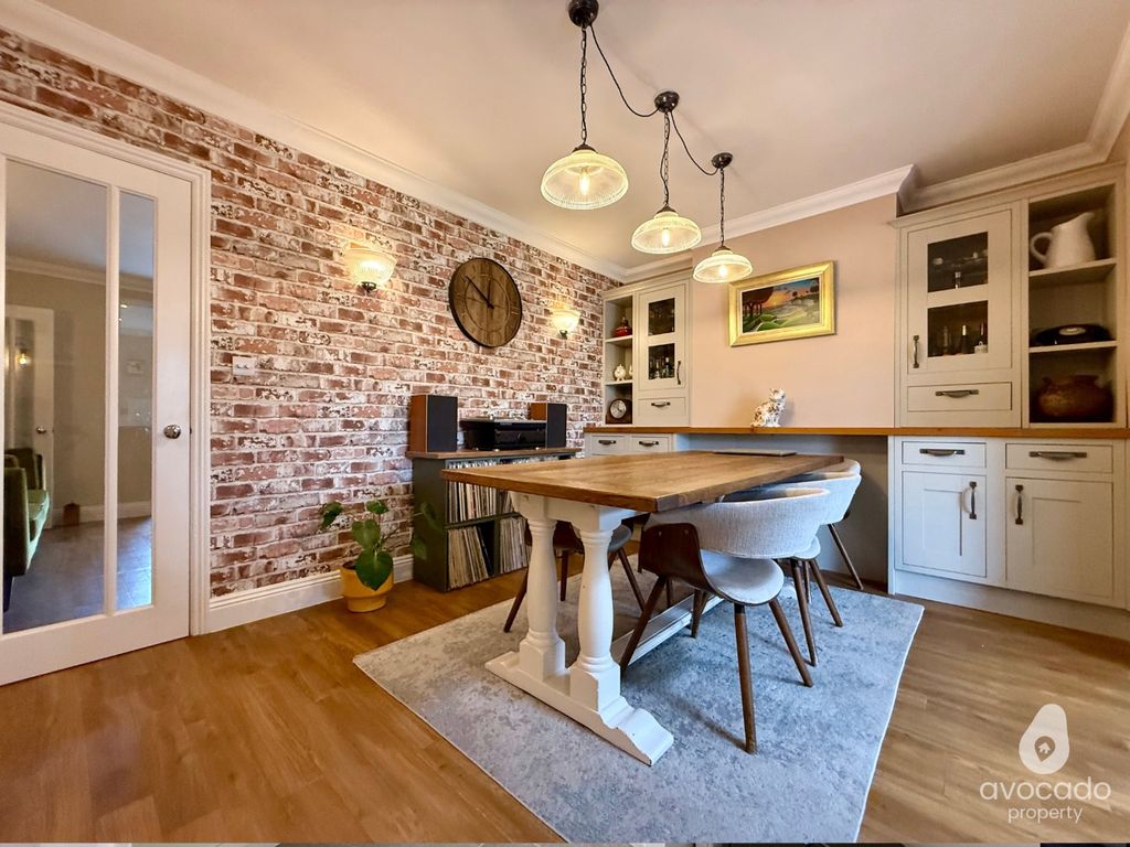 Property photo 3 of 33 4536199