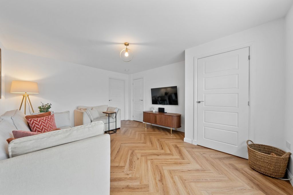 Property photo 3 of 23