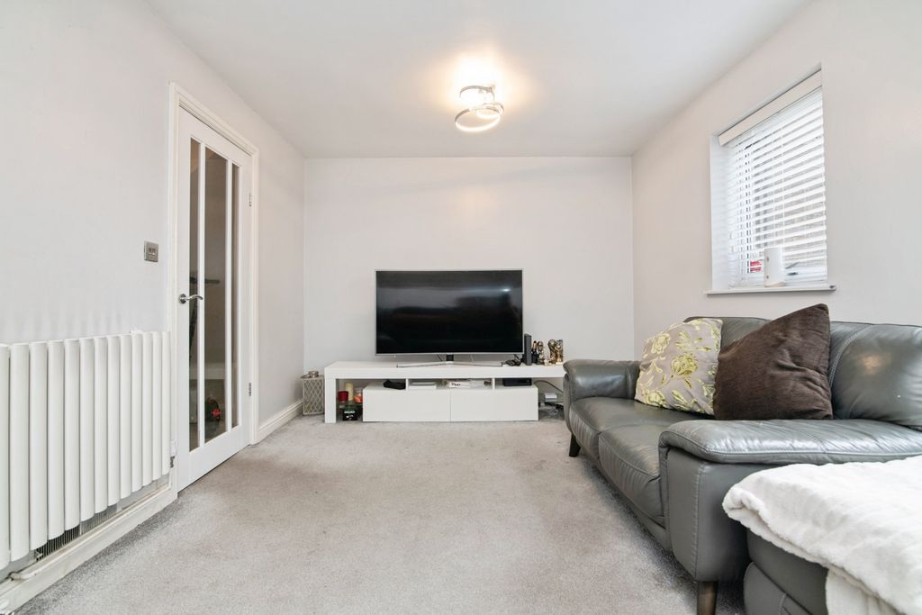 Property photo 2 of 19