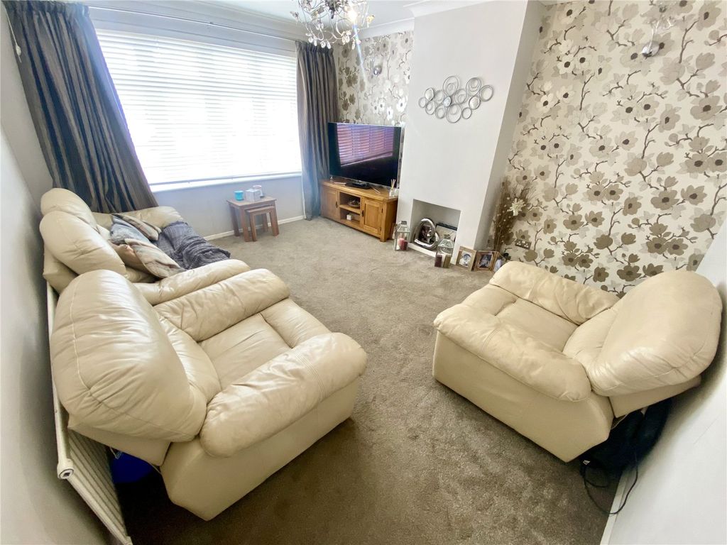Property photo 3 of 31 Picture No. 11