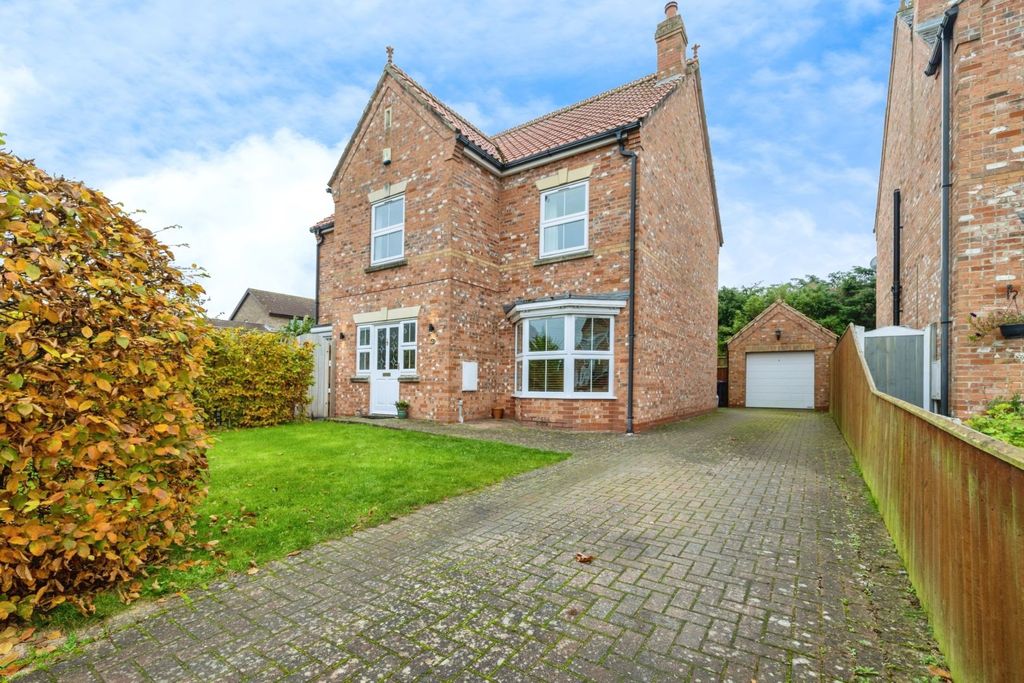 Property photo 2 of 24