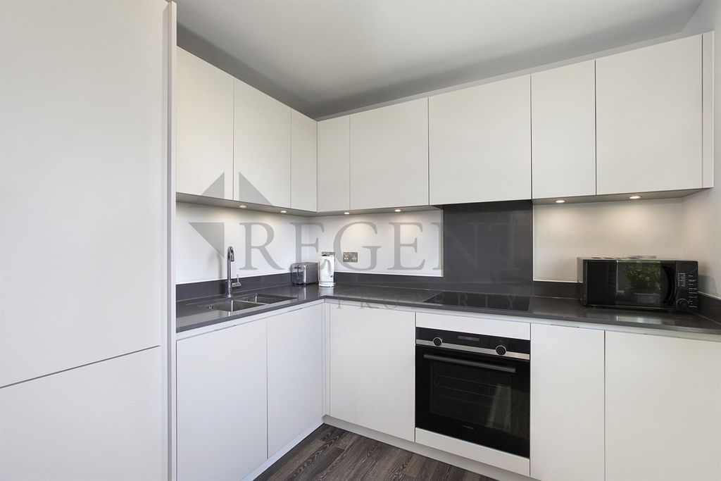 Property photo 3 of 10 Full Kitchen View