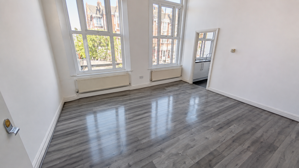 Property photo 1 of 4 Flat To Rent Kilburn High Road, London Nw6