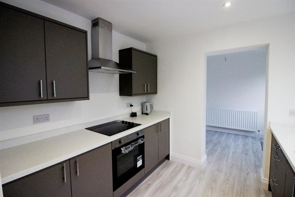 Property photo 2 of 15 Kitchen 3.Jpg