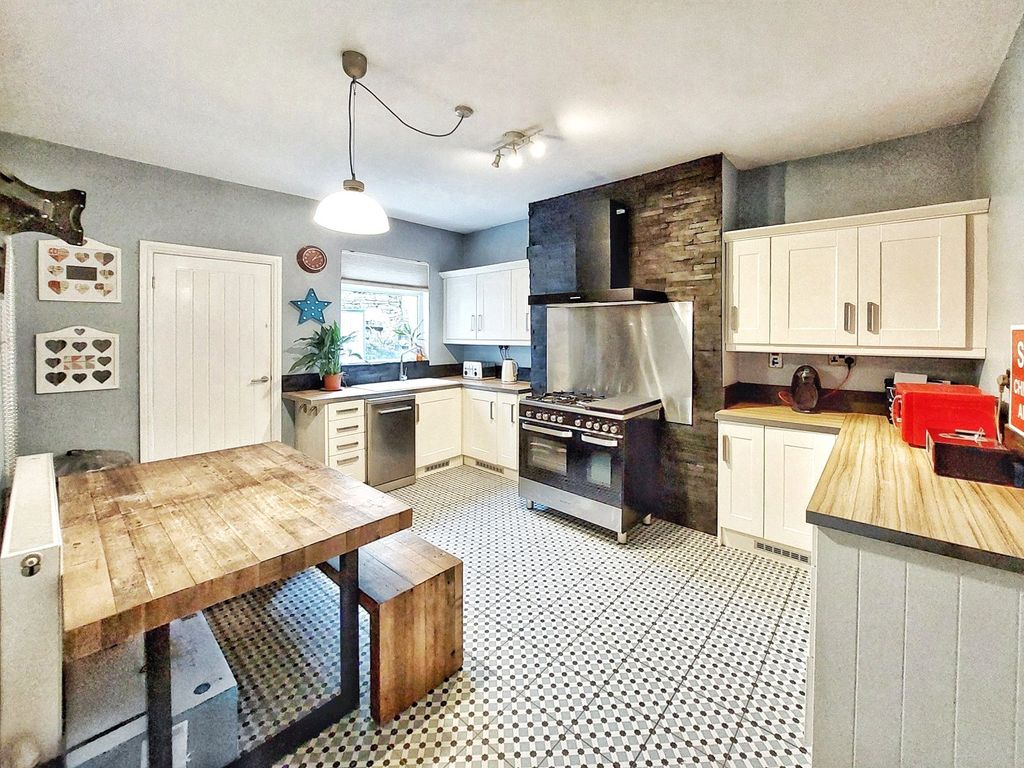 Property photo 3 of 19 Kitchen Dining Room