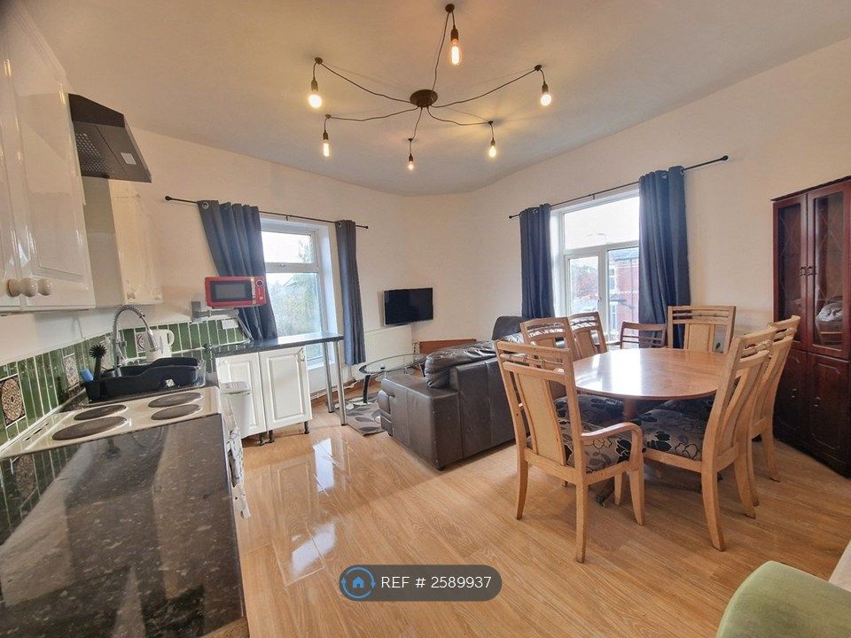 Property photo 1 of 12 Lounge/ Kitchen