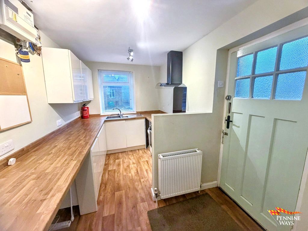 Property photo 2 of 25