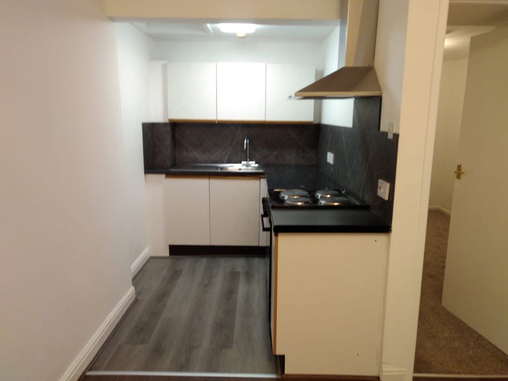 Property photo 3 of 5 Kitchen