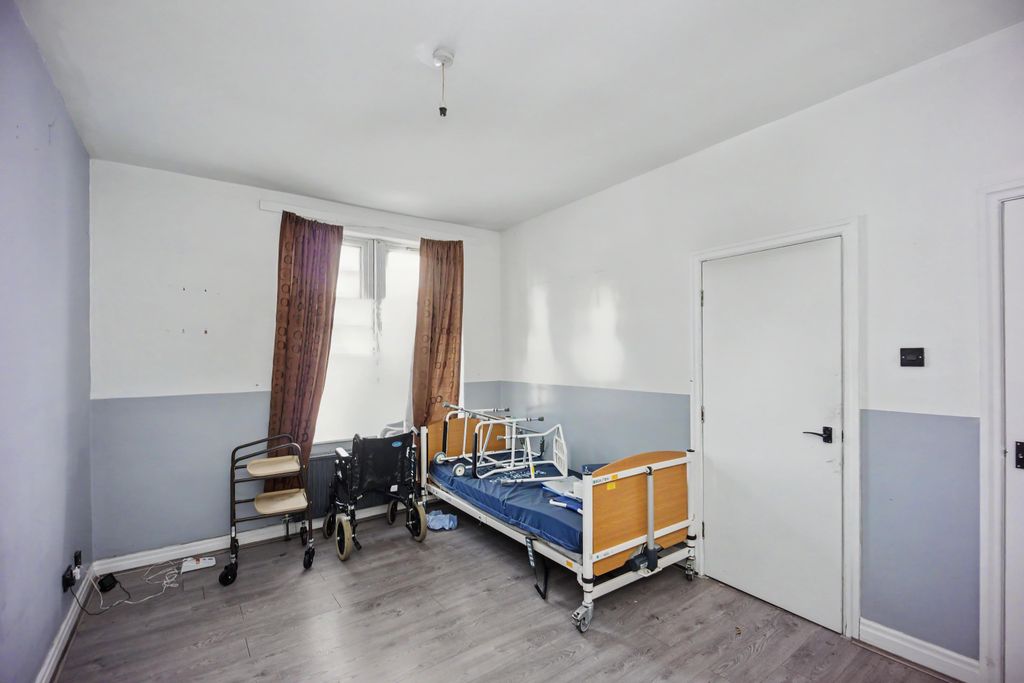 Property photo 2 of 10 Flat 1, 11 Peace Street, Daubhill, Bolton, Greater Manchester, Bl3 5Lj