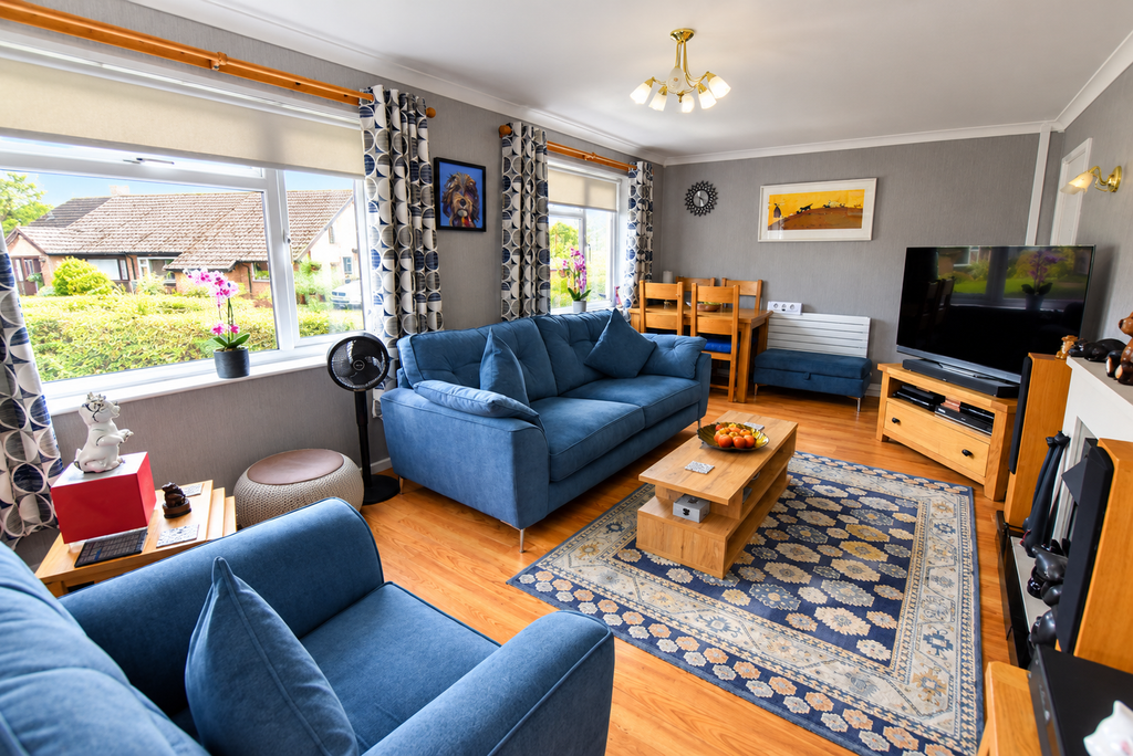 Property photo 2 of 14 Lounge 1