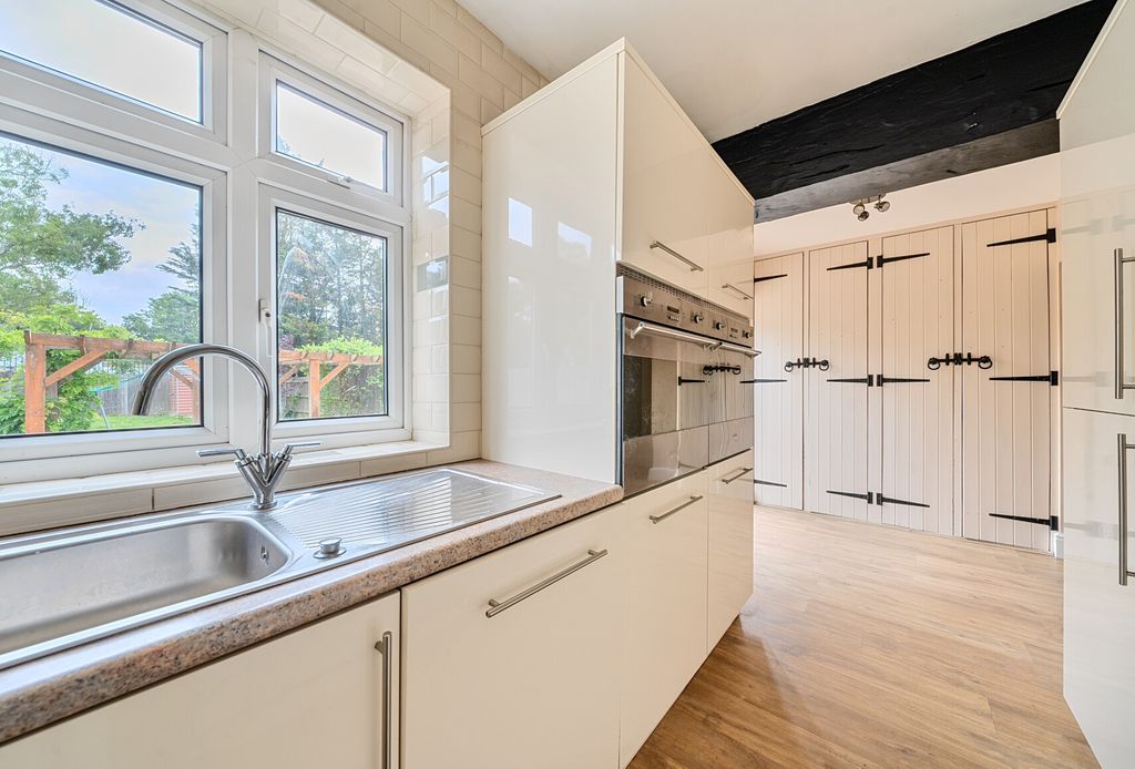Property photo 3 of 17 1304516-12-6846F9...