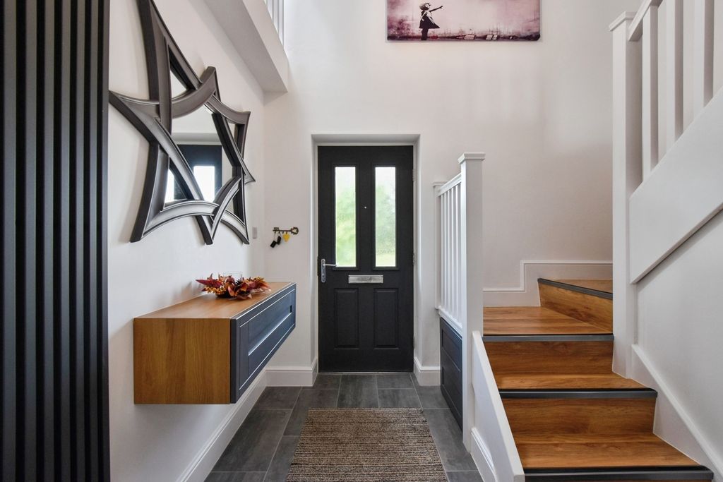 Property photo 2 of 33 Pbox-Img.Jpg