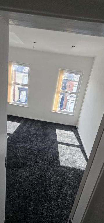 Property photo 2 of 8 Bed 2.Jpg