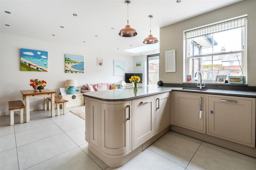 Additional image 5 of 5 bed semi-detached house for saleLonsdale Road, Dorking RH4