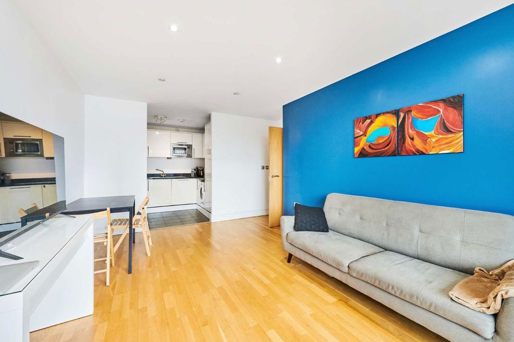 Property photo 2 of 6