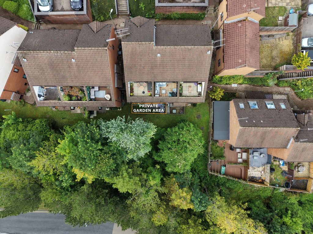 Property photo 2 of 22
