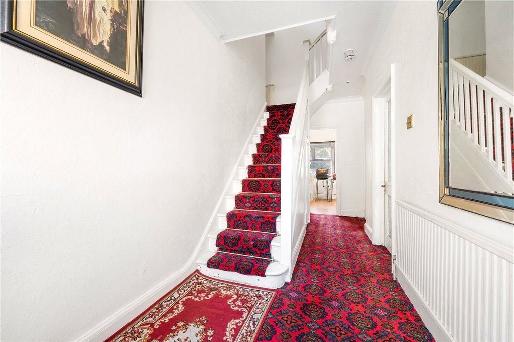 Property photo 2 of 12 Hallway