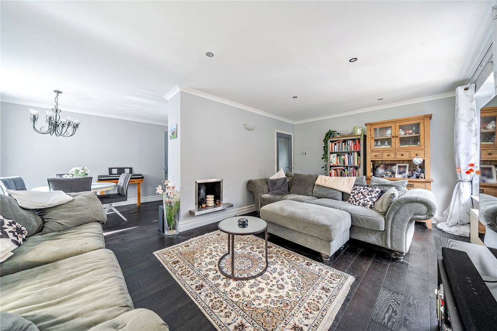 Property photo 2 of 37 Picture No. 88