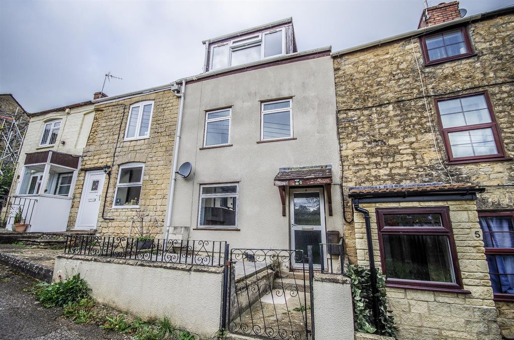 Property photo 1 of 13 Externally