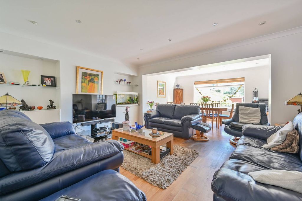 Property photo 1 of 22