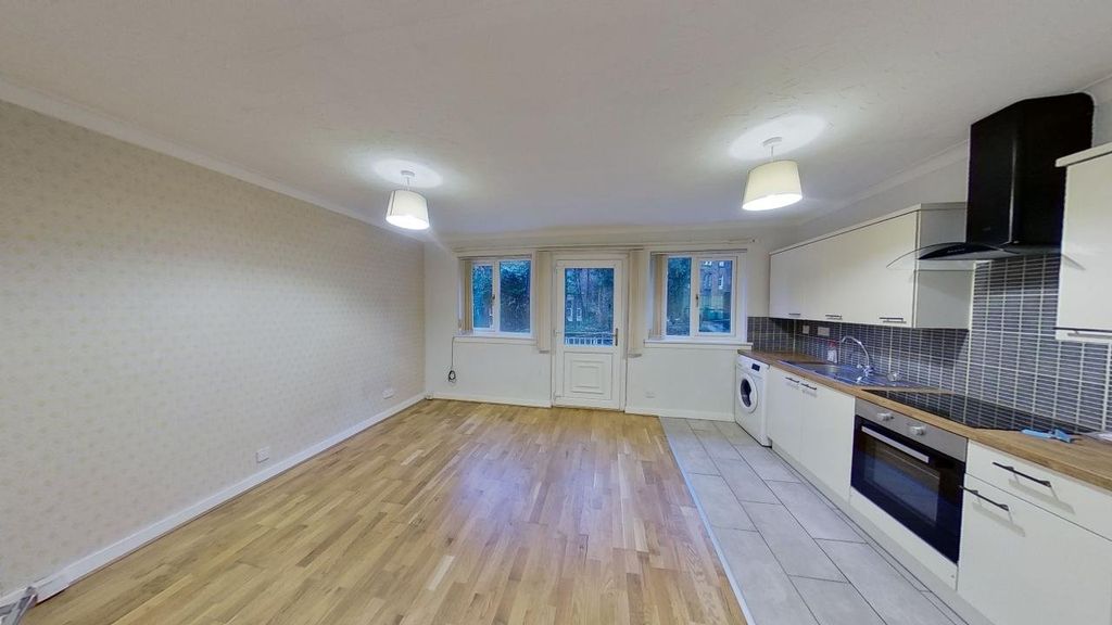 Property photo 2 of 8 Photo 2