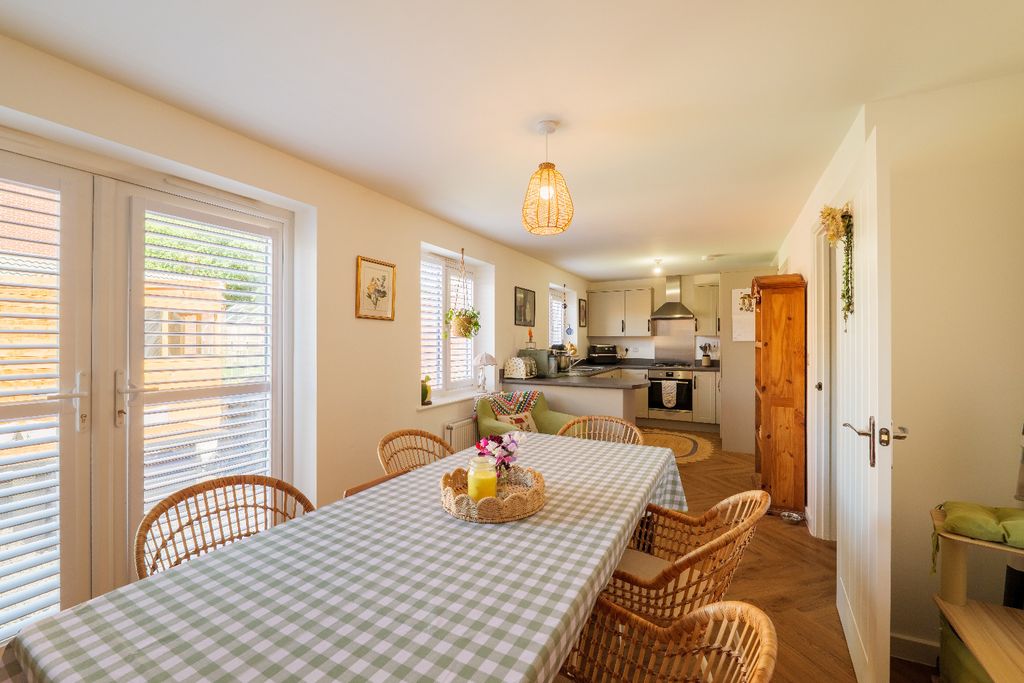 Property photo 2 of 21 5249473