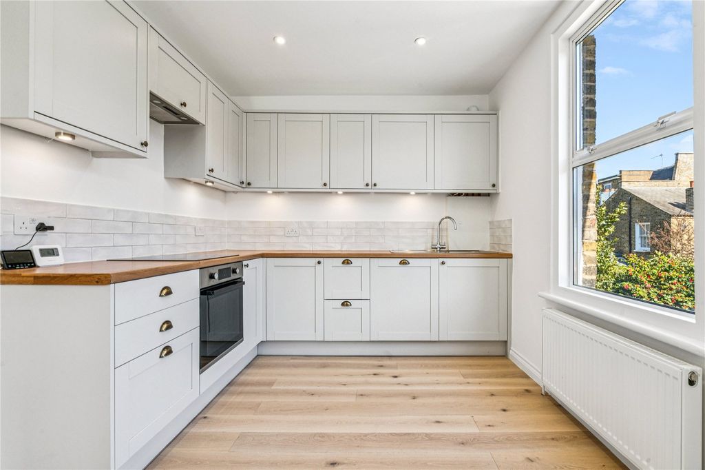 Property photo 3 of 8 Picture No. 05