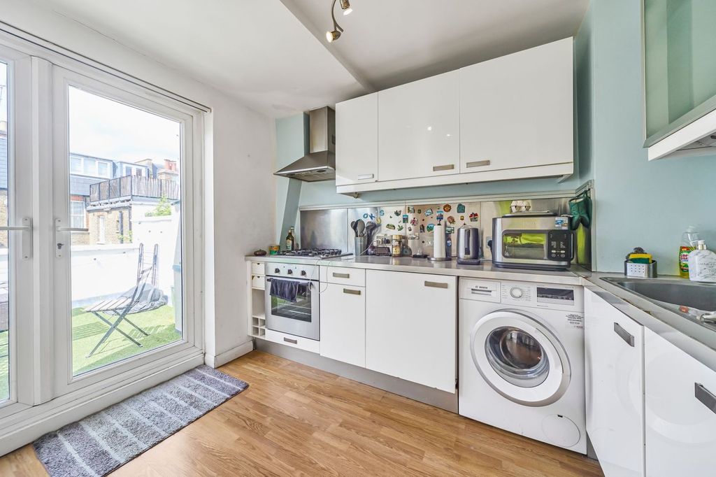 Property photo 3 of 10 Picture No. 21