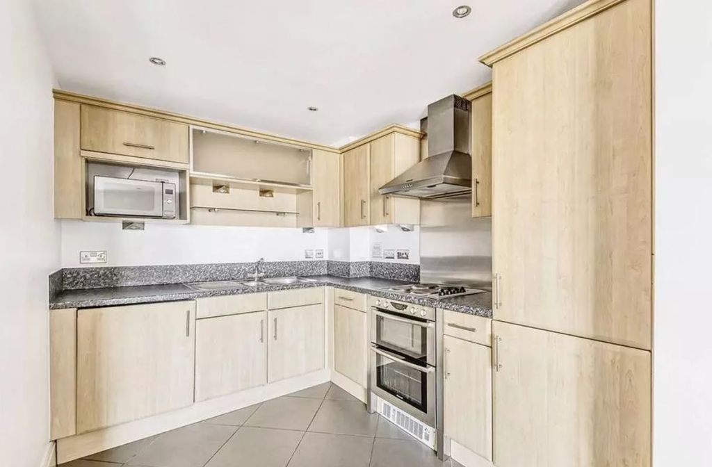 Property photo 2 of 8