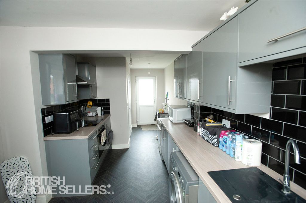 Property photo 3 of 11 Picture No. 05