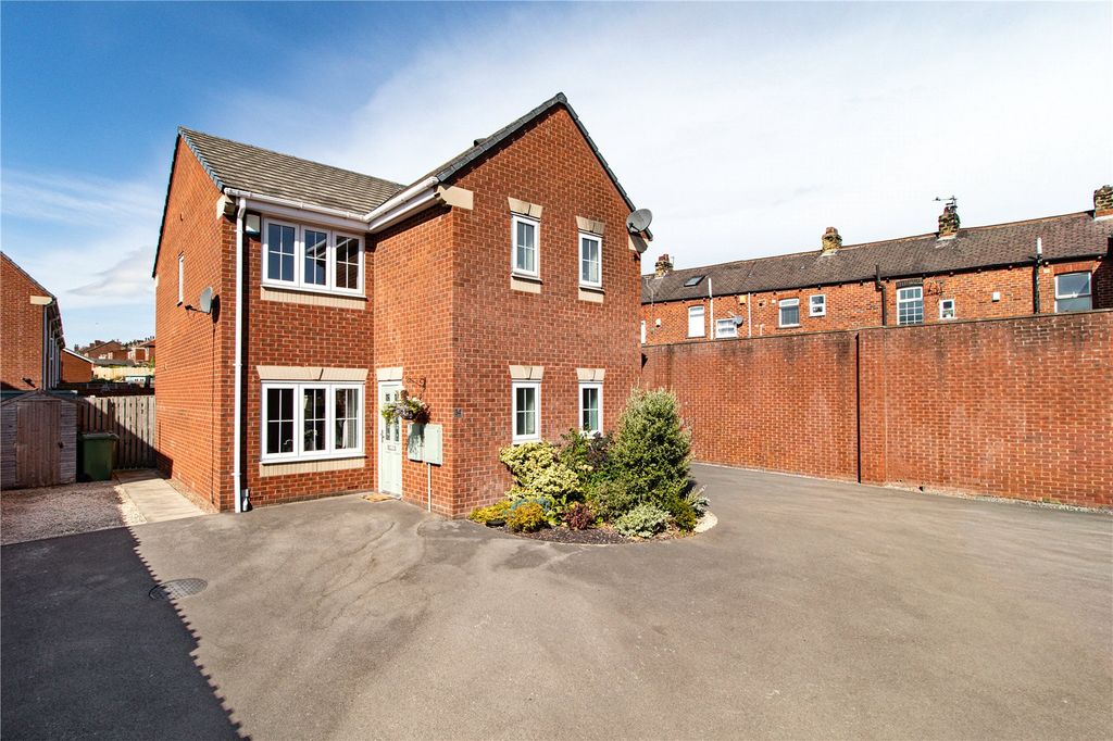 Property photo 1 of 25 Picture No. 08