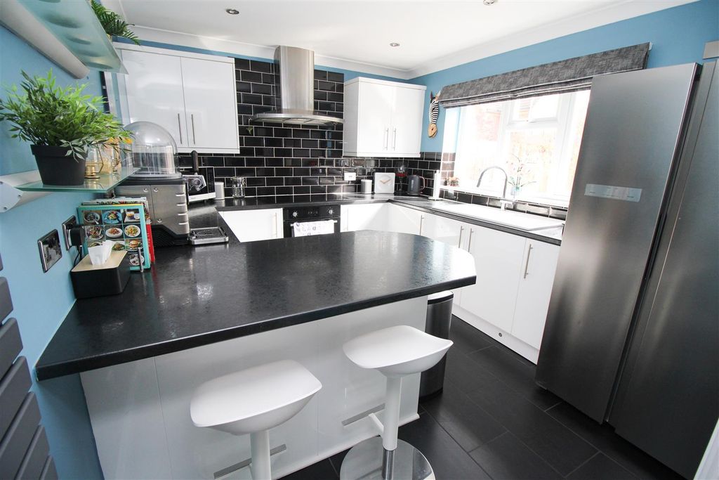 Property photo 2 of 21 Img_3951.Jpg