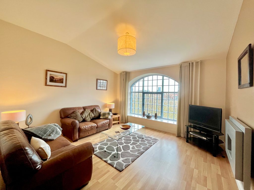 Property photo 3 of 21