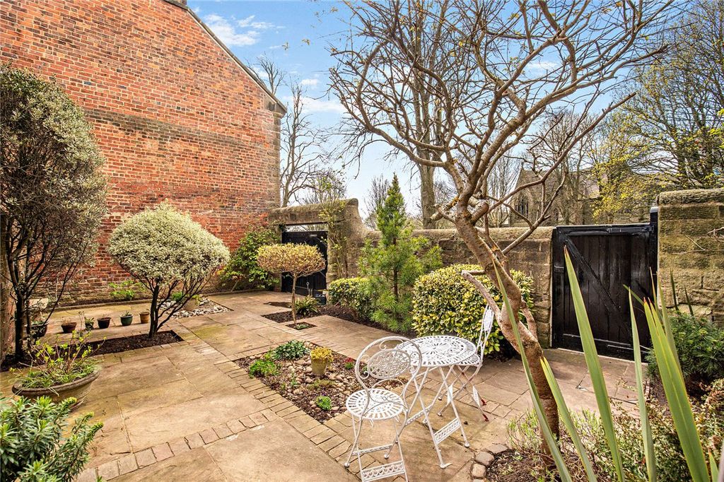 Property photo 3 of 17 Picture No. 02