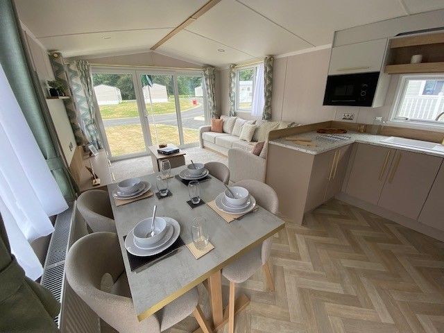 Property photo 2 of 10 Swift Burgundy 2026 Car0065597 143116509.Jpeg